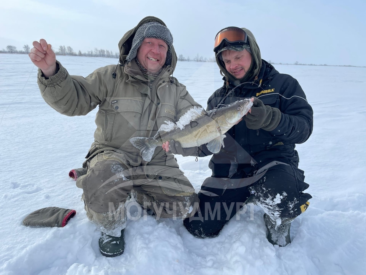 Жители севера Сахалина  открыли сезон зимней рыбалки